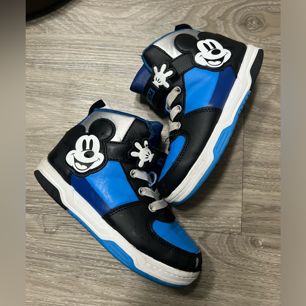Boys size 11 shoes